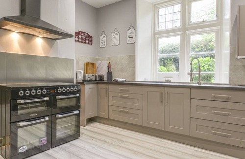 Newton Ferrers Cottage | ALSTON HALL, pet friendly, with pool in Battisborough Cross