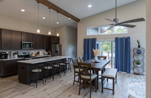 Wright City House | Altitude Adjustment - New Treehouse at Innsbrook