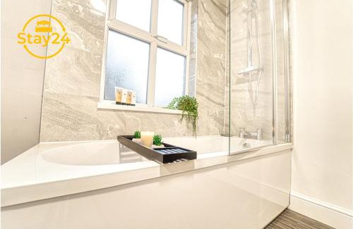 Crewe Apartment | Alton Suite