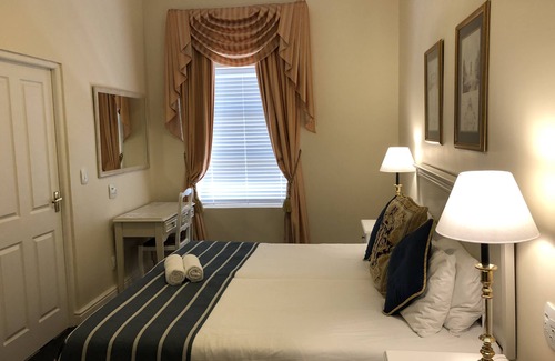 Green Point House | Altona Guest House