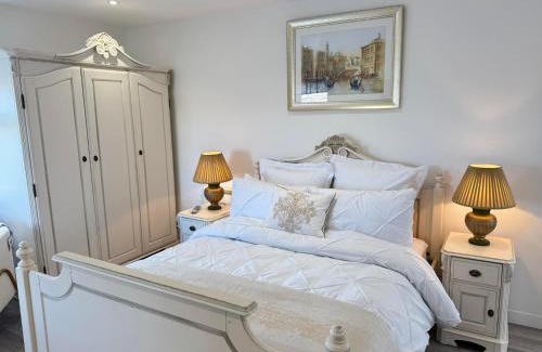 Inverurie House | Altons Bothy Guest House