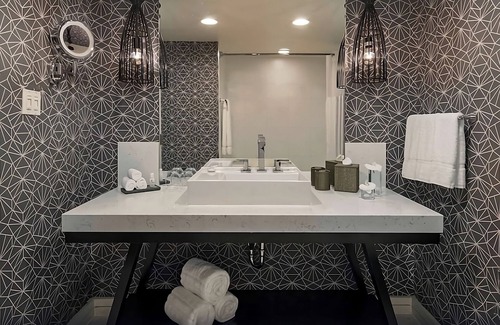 Dupont Circle Hotel | Always a Great Idea To Unwind! Near The White House, Pet-Friendly, w/Pool!