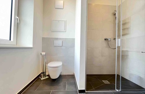 Amberg Apartment | (AM1040) Smart apartment for fitters in a great location