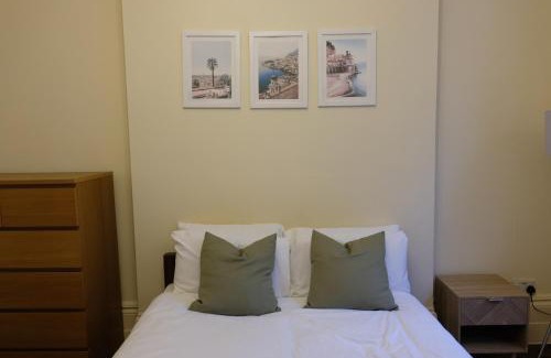 Kilburn Apartment | Amanah Properties - London 2 bed Iconic Abbey Road Zone 2