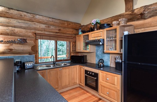 Sawmill Settlement House | Amaruq Log Cabin - Base of Mt Buller - Sept Holidays Availability