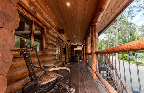 Sawmill Settlement House | Amaruq Log Cabin - Base of Mt Buller - Sept Holidays Availability