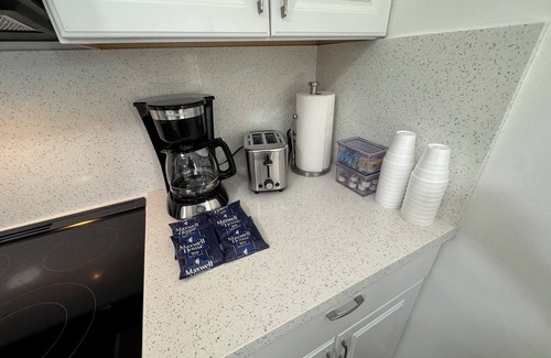 Flagami Apartment | Amazing 1-bedroom apartment in terrific Miami with WiFi, AC