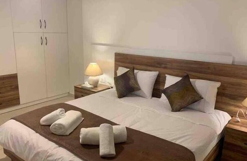 Mzaar Kfardebian Apartment | Amazing 1 BR Chalet with Garden & Fireplace