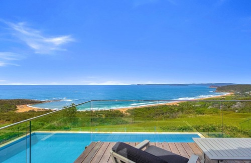 Killcare Heights House | Amazing 180 Degree Views by HolidayCo.