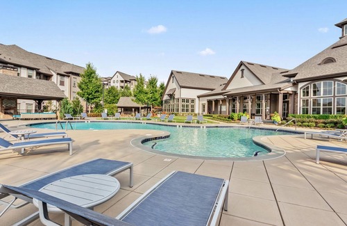 Ferndale Apartment | Amazing 1BD/1BA w/Balcony + Gym - Little Rock