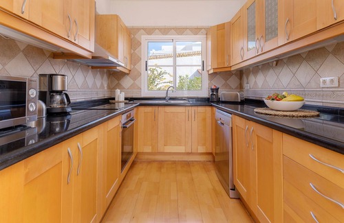 Tias House | Amazing 3 bedroom Ocean view with pool