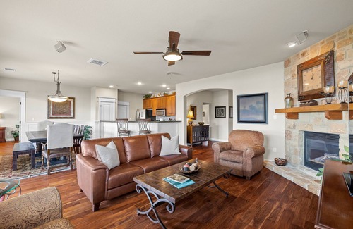 Jonestown House | Amazing 4 bdrm Home w/Panoramic Lake Views in Hollows Resort! Pickleball, 4 Pools, Fitness Center!