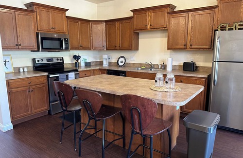 Notre Dame House | Amazing 4-bedroom townhome to celebrate football season steps from Notre Dame