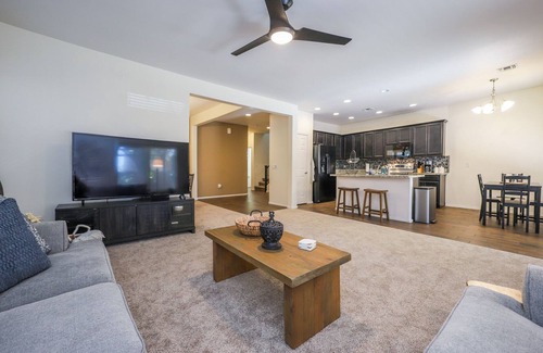 The Pines House | Amazing 4BR Vacation Home with Pool & Amenities