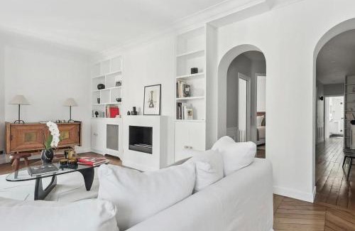 Quartier du Gros-Caillou Apartment | Amazing Apartment Eiffel Tower