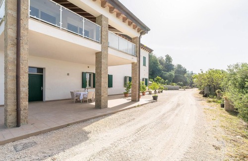 Cinto Euganeo Apartment | Amazing Apartment in Valnogaredo With 3 Bedrooms, Wifi and Outdoor Swimming Pool