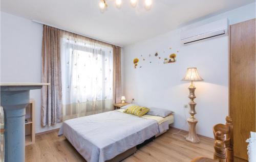 Bakar Apartment | Amazing Apartment In Bakar With Kitchen