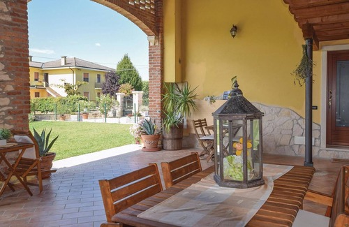 Longare Apartment | Amazing apartment in Longare -VI-