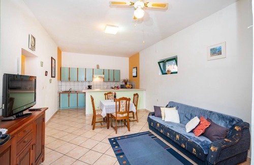 Maslenica Apartment | Amazing apartment in Jasenice with WiFi