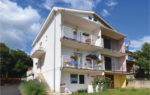 Rovanjska Apartment | Amazing Apartment In Rovanjska With Wifi