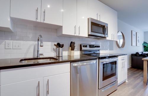 Jefferson Manor Apartment | Amazing apartment with easy access to the metro