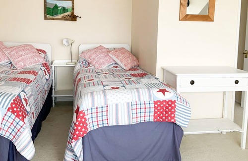 Hill Head House | Amazing beach house with stunning views of the Isle of Wight and Solent from Hill Head hideaway. ...