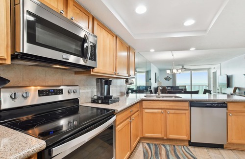 Madeira Beach Condo | Amazing Beachfront Condo 3BR/2BA - Spectacular View