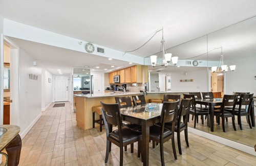 Madeira Beach Condo | Amazing Beachfront Condo 3BR/2BA - Spectacular View