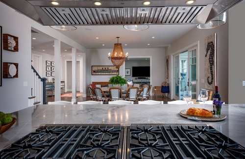York Beach House | AMAZING BOLD OCEAN-FRONT HOME, WITH BREATHTAKING OCEAN VIEWS