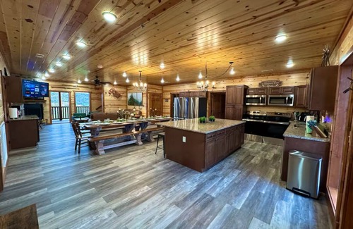 Sevierville Cabin | Amazing Brand New 8bdrm Cabin-Pool-Arcades-Gazebo, Sleeps 40
