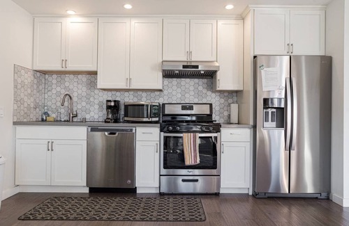 San Bruno House | Amazing Bright&New airbnb 2bedroom. Near SFO!