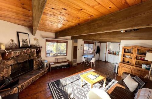 Moonridge House | Amazing Cabin - Close To Ski Resort and Village