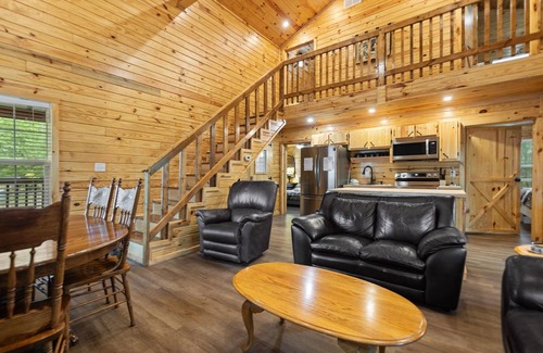 Primrose Cabin | Amazing Getaway in secluded, forested area.