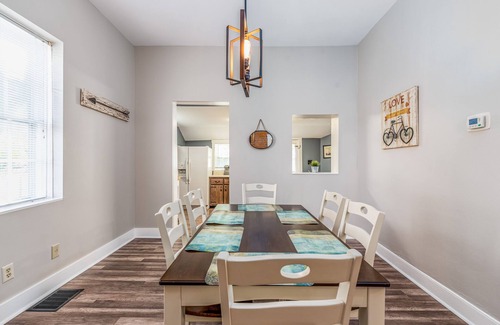 St. Charles Historic District House | Amazing historic home from 1860!