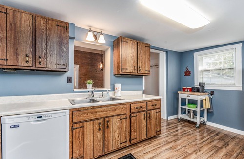 St. Charles Historic District House | Amazing historic home from 1860!