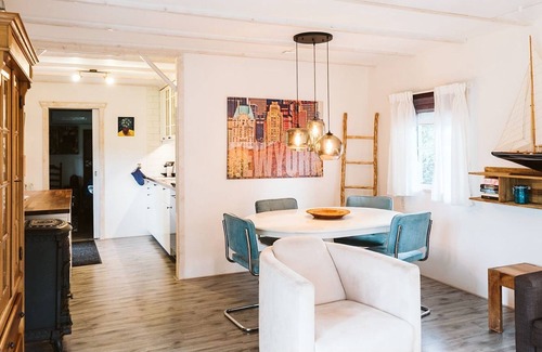 Goedereede House | Amazing holiday home in Goedereede with garden