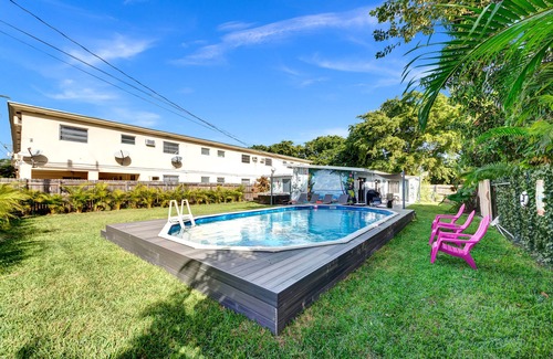 Parkside House | AMAZING HOLLYWOOD RETREAT.4 BEDROOMS 2 BATH PRIVATE POOL HOME.