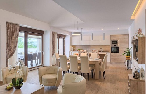 Gracisce House | Amazing home in Gracisce