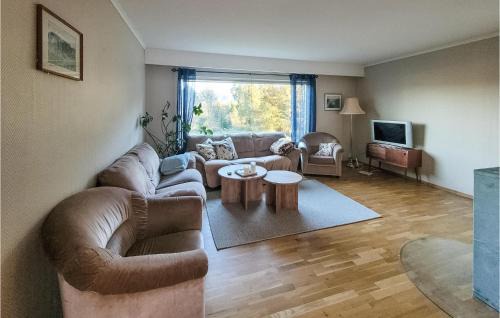 Kvinnherad House | Amazing Home In Hatlestrand With Wifi