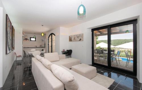 Kampor House | Amazing Home In Kampor