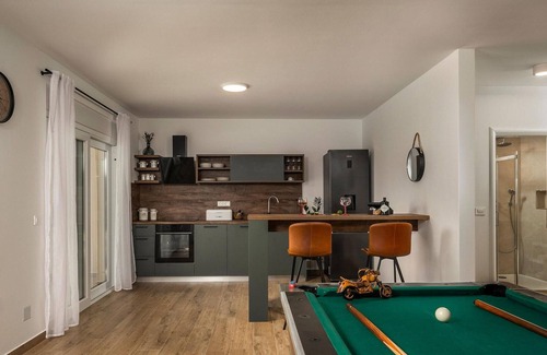 Maslenica House | Amazing home in Maslenica with WiFi