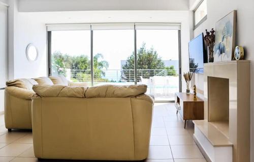 Miliou House | Amazing Home In Miliou-Paphos With Wifi