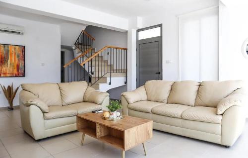 Miliou House | Amazing Home In Miliou-Paphos With Wifi