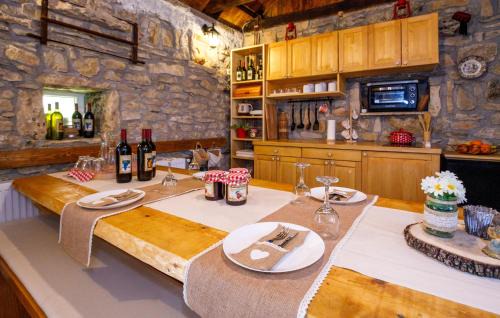 Oklaj House | Amazing Home In Puljane