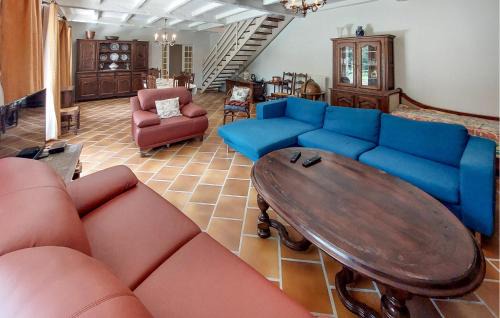 Saint-Thurien House | Amazing Home In Saint-Thurien With Wifi