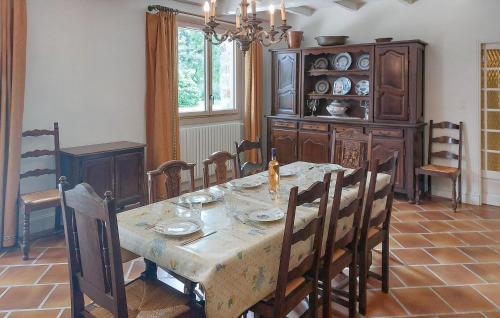 Saint-Thurien House | Amazing Home In Saint-Thurien With Wifi