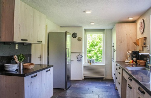 Scharendijke House | Amazing home in Scharendijke with WiFi