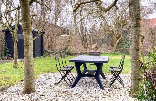 Zonnemaire House | Amazing Home In Zonnemaire With Wifi