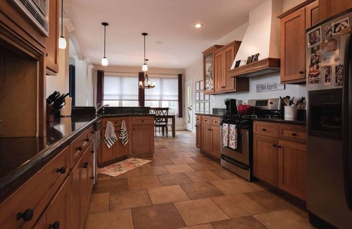 Bloomington House | Amazing Home Near IU's Campus with INDOOR Basketball Gym & Weight Room