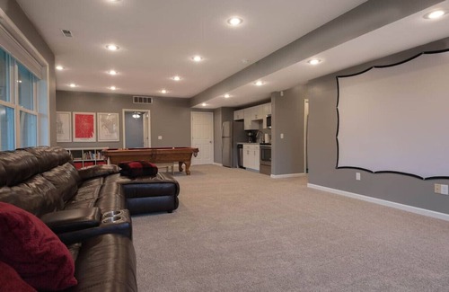 Bloomington House | Amazing Home Near IU's Campus with INDOOR Basketball Gym & Weight Room